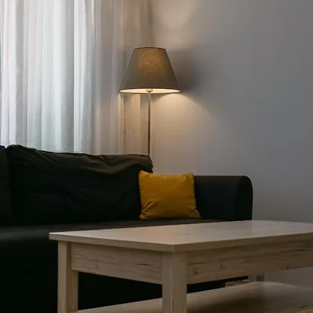 Danes Skveras, Jaukus Apartamentai Centre